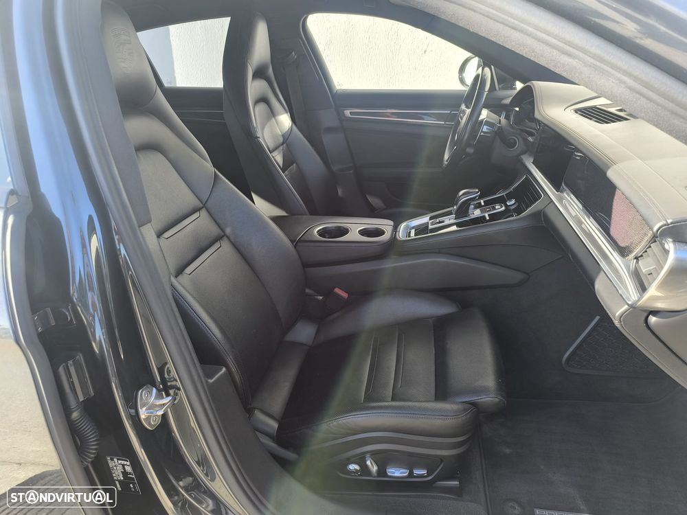 Porsche Panamera 4 E-Hybrid Executive - 19
