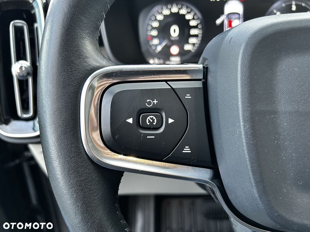 Volvo XC 40 - 21