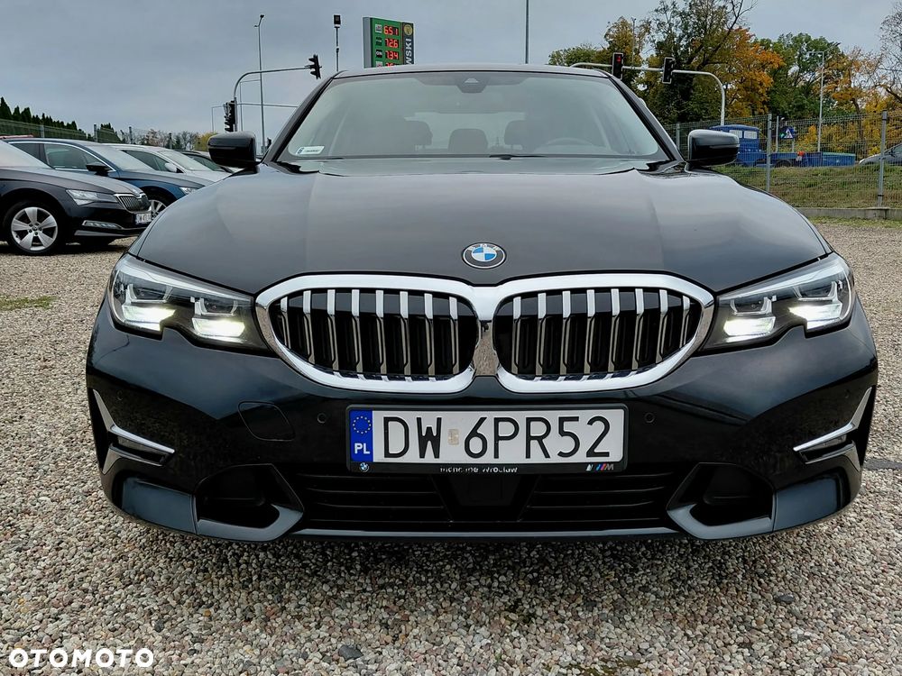 BMW Seria 3 320d xDrive Luxury Line sport - 24