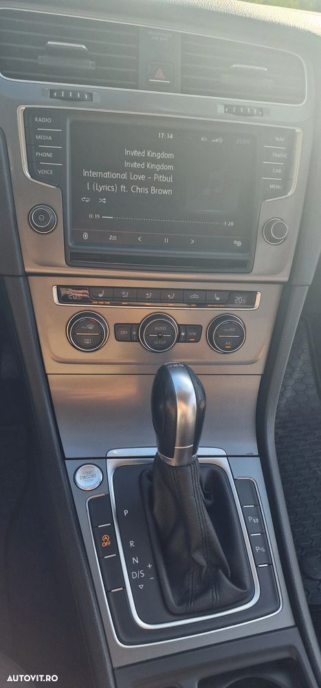 Volkswagen Golf 1.6 TDI BlueMotion Technology DSG Comfortline - 16