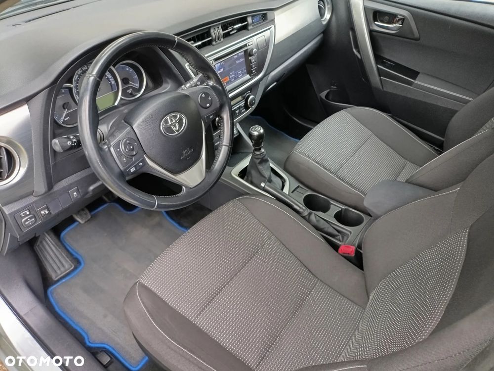 Toyota Auris 1.6 Luna - 2