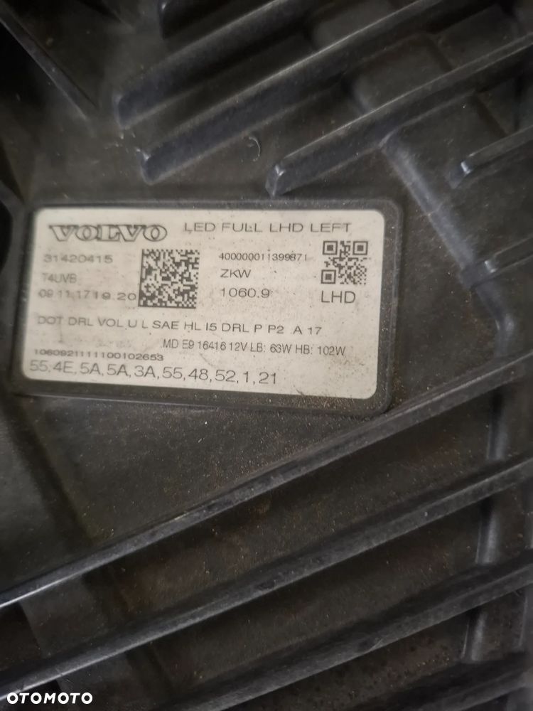 Volvo XC60 II Drzwi lewy tyl kod lakieru 714 - 18