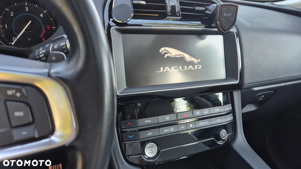 Jaguar F-Pace 2.0 i4D AWD Prestige - 12