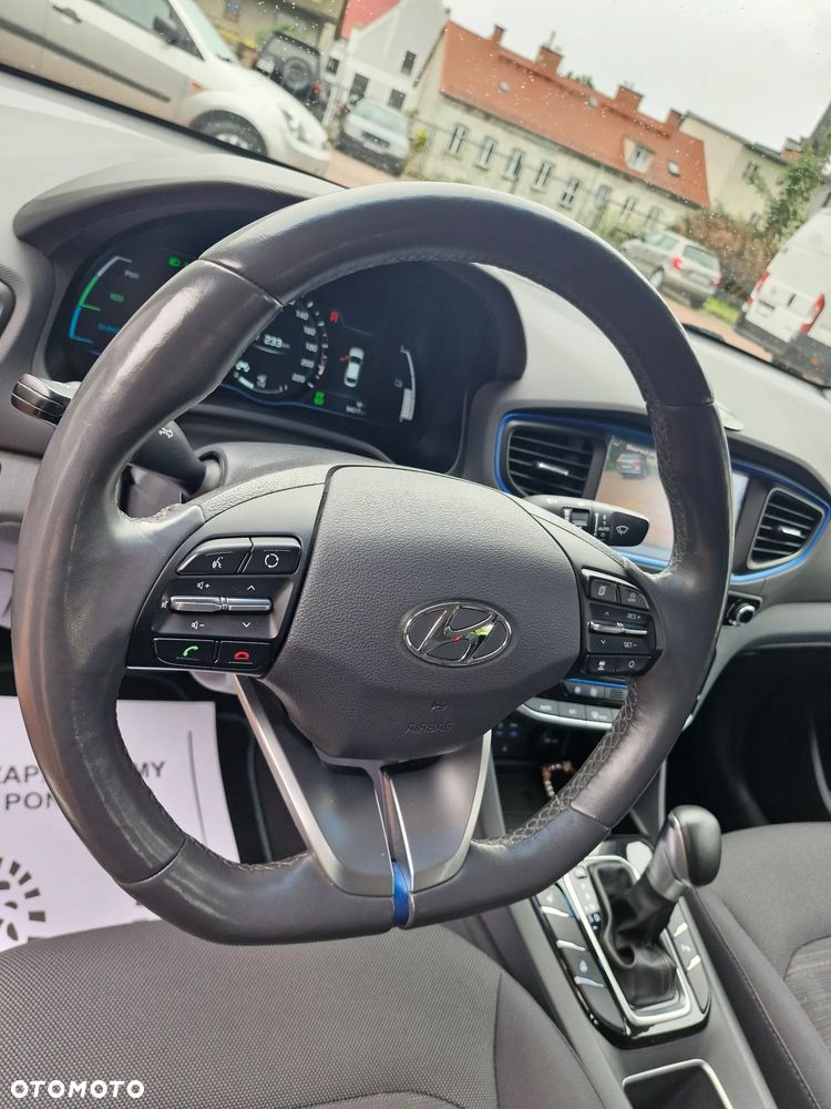Hyundai IONIQ Hybrid Business - 12