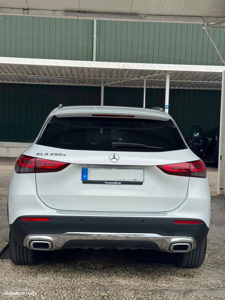 Mercedes-Benz GLA 250 e 8G-DCT Edition Plug-in-Hybrid - 2