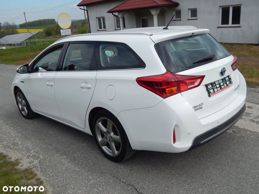 Toyota Auris 1.8 HSD Luna - 10
