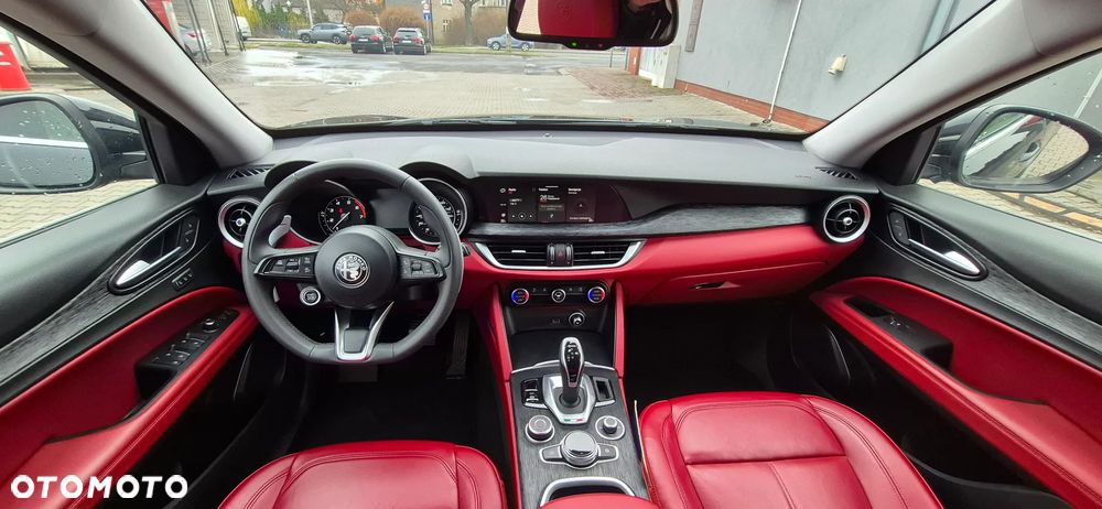 Alfa Romeo Stelvio - 11