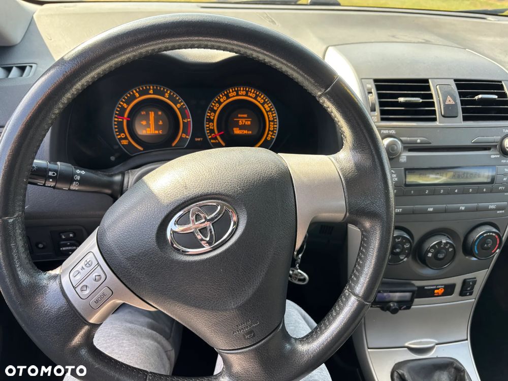 Toyota Corolla 1.6 VVT-i Premium - 5