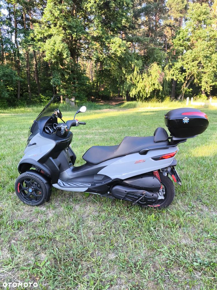 Piaggio MP-3 - 1