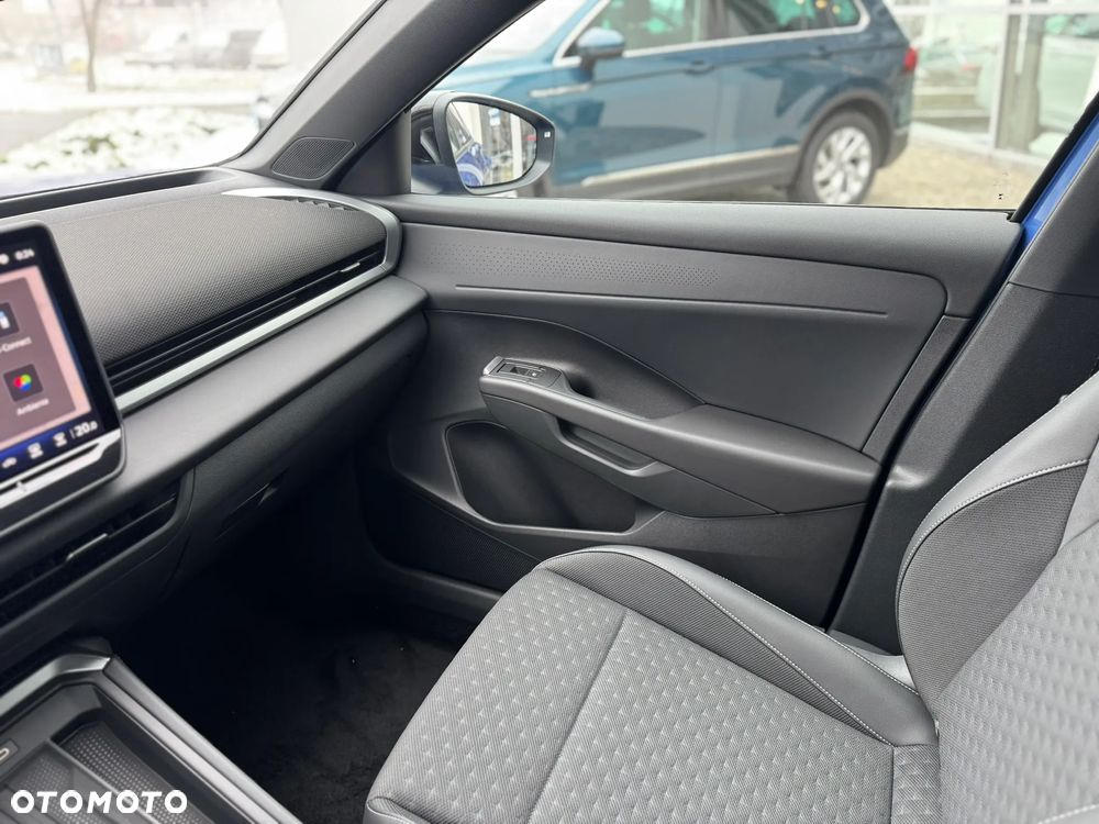 Volkswagen T-Roc 1.5 eTSI OPF DSG R-Line - 23