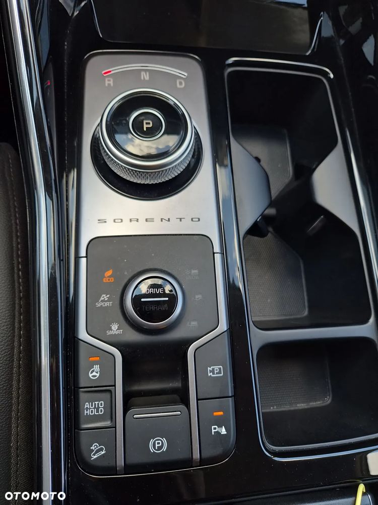 Kia Sorento 1.6 T-GDI HEV Prestige Line - 24
