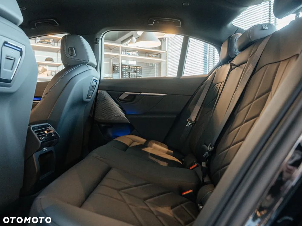 BMW Seria 5 520i - 13