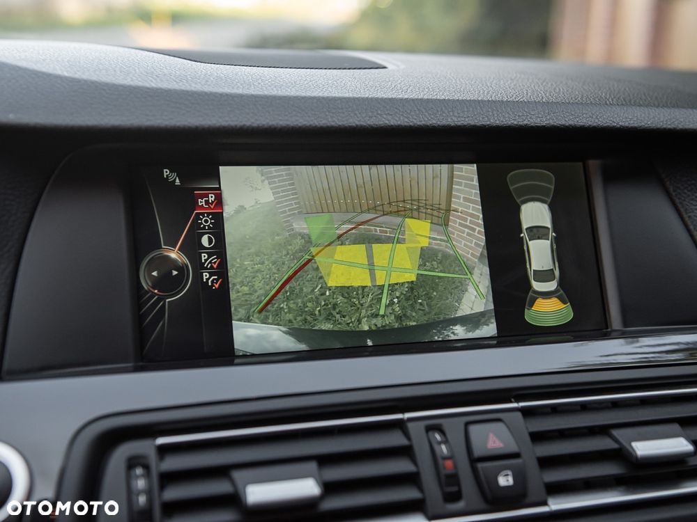 BMW Seria 5 528i xDrive Sport-Aut Luxury Line - 19