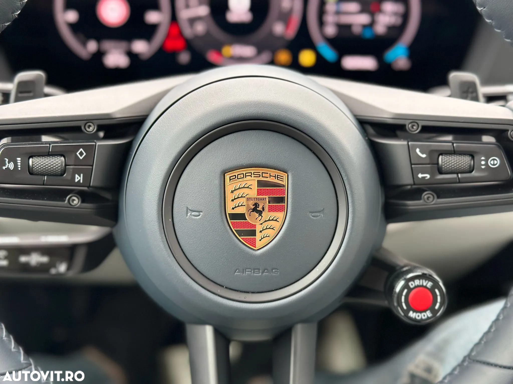 Porsche 911 Carrera Cabriolet PDK - 20