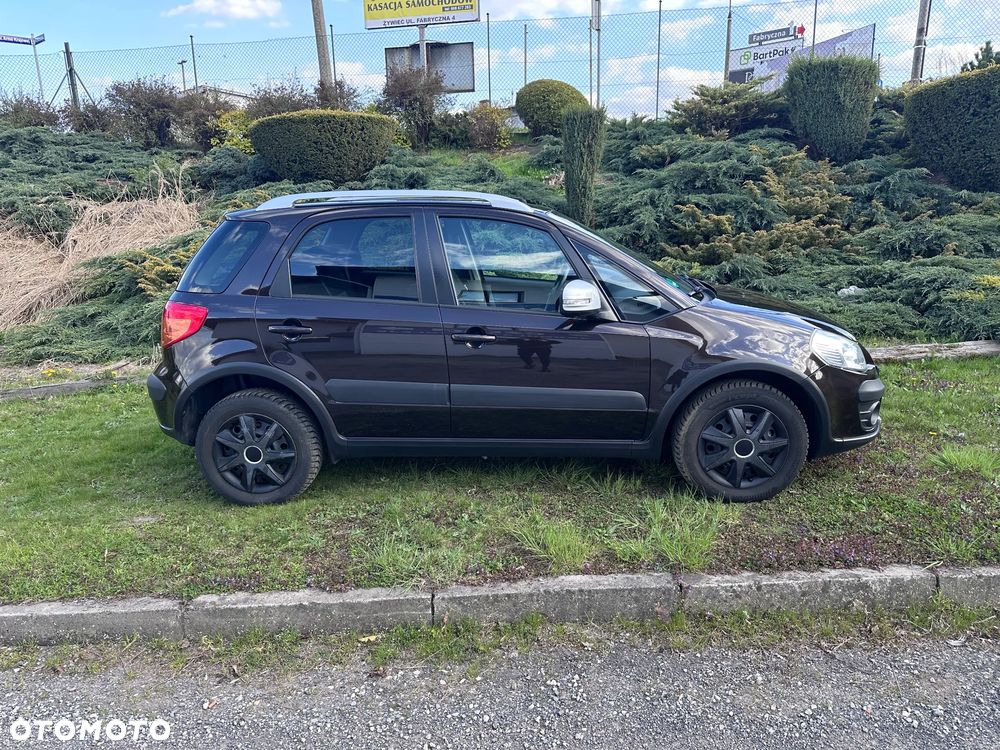 Suzuki SX4 1.6 VVT 4x4 Style - 3