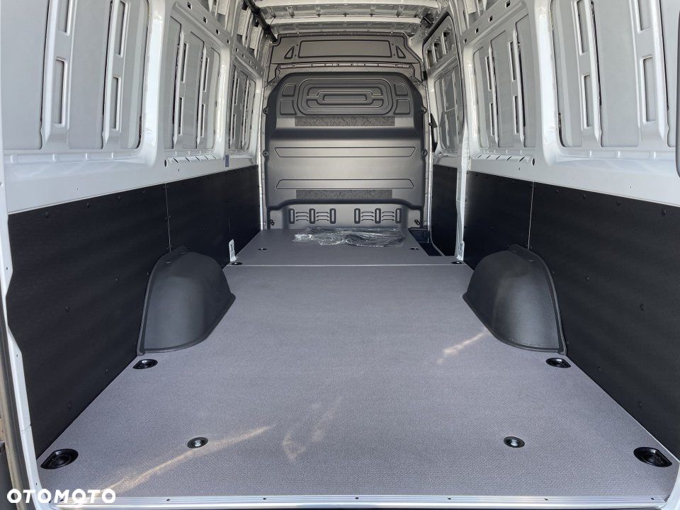 Mercedes-Benz Sprinter - 8