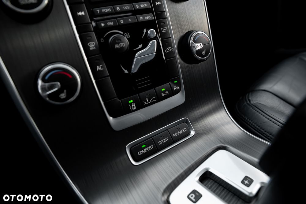 Volvo S60 D5 AWD Geartronic RDesign - 39