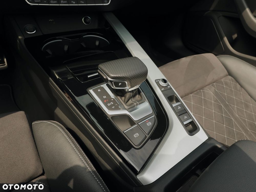 Audi A5 Cabrio 45 TFSI quattro S tronic S line - 25