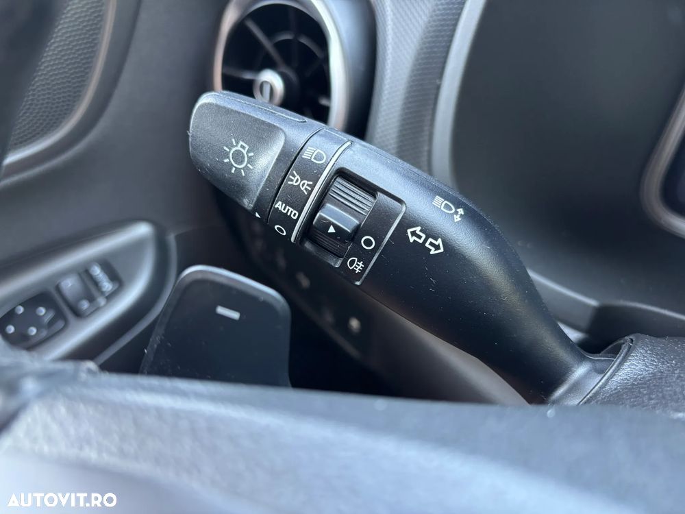 Hyundai KONA - 14