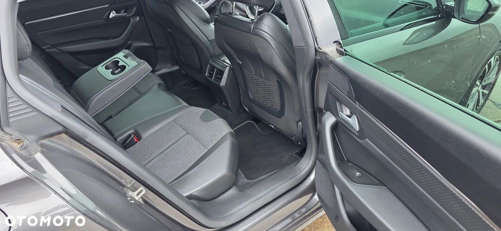 Peugeot 508 BlueHDi 130 EAT8 Allure - 21