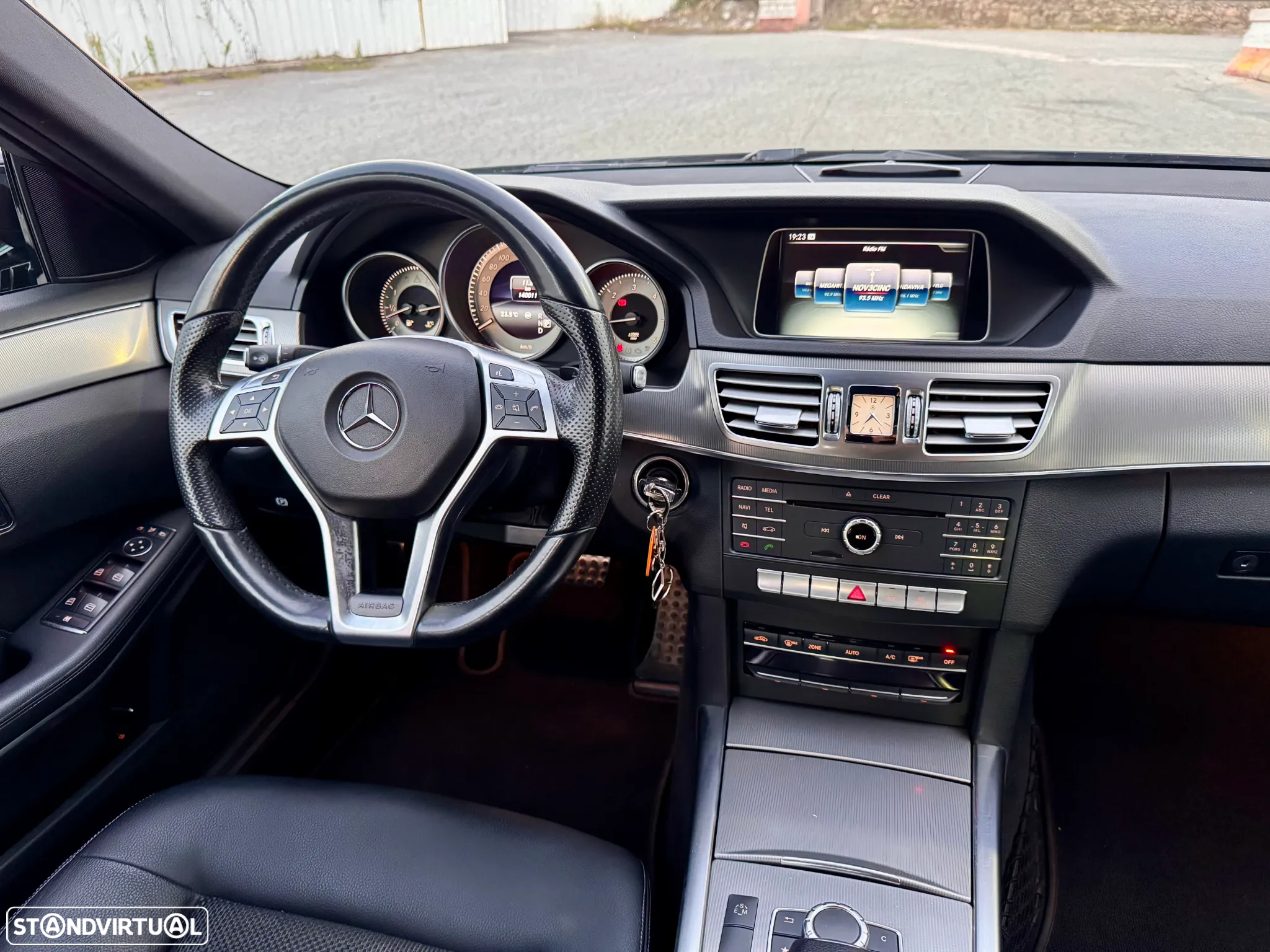 Mercedes-Benz E 250 BlueTEC Avantgarde Auto - 11