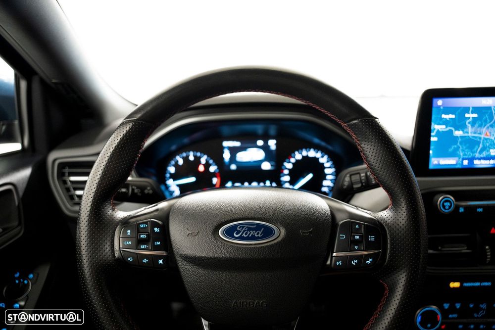 Ford Focus 1.0 EcoBoost MHEV ST-Line - 11
