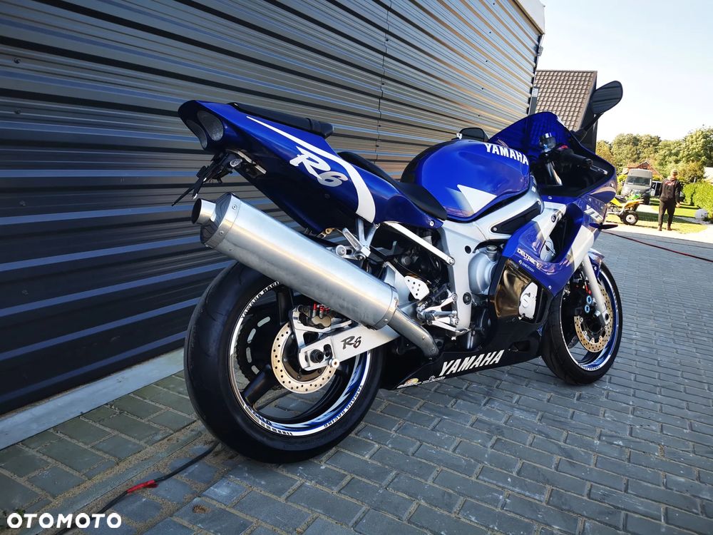 Yamaha R6 - 3