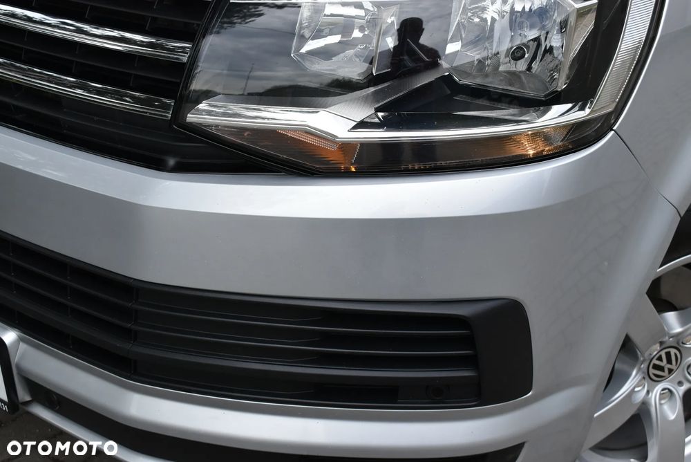 Volkswagen Caravelle 2.0 TDI L2 Comfortline DSG - 2