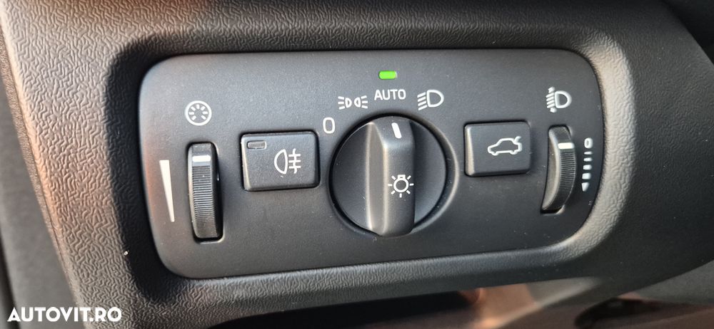 Volvo V40 D4 VEA Momentum - 18