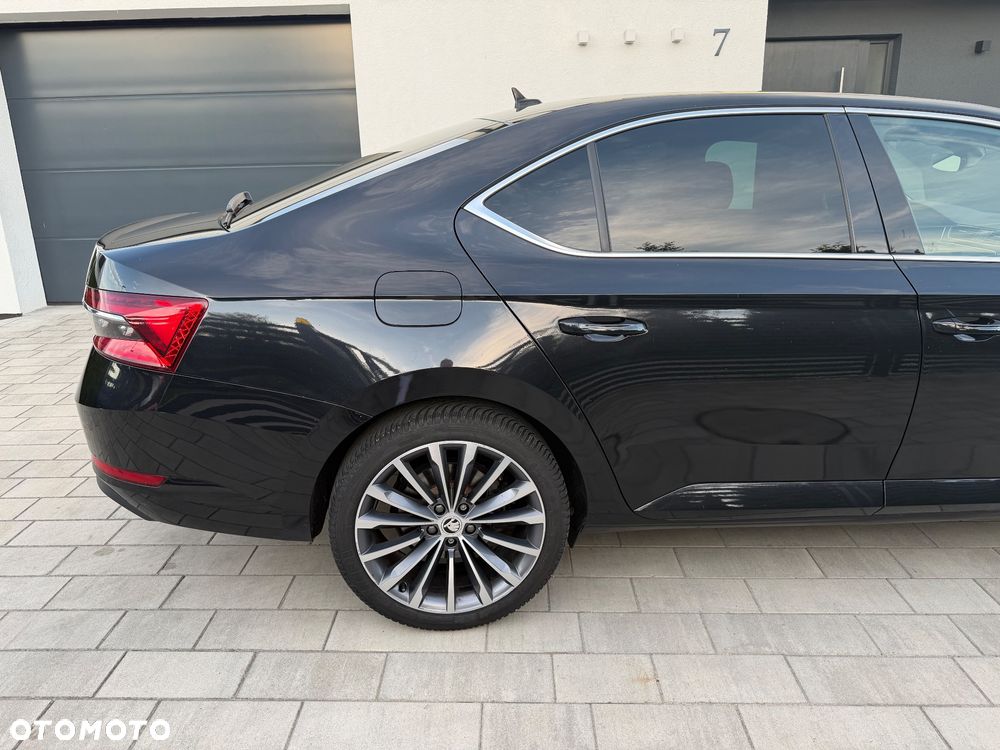 Skoda Superb 2.0 TDI SCR Style DSG - 4