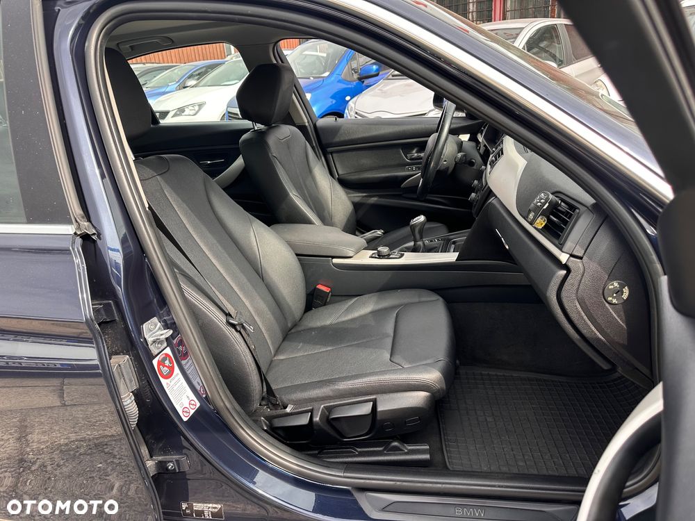 BMW Seria 3 318d Blue Performance Sport Line - 9