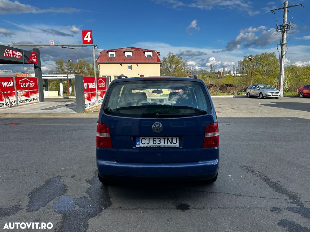 Volkswagen Touran 1.9TDI Conceptline - 4