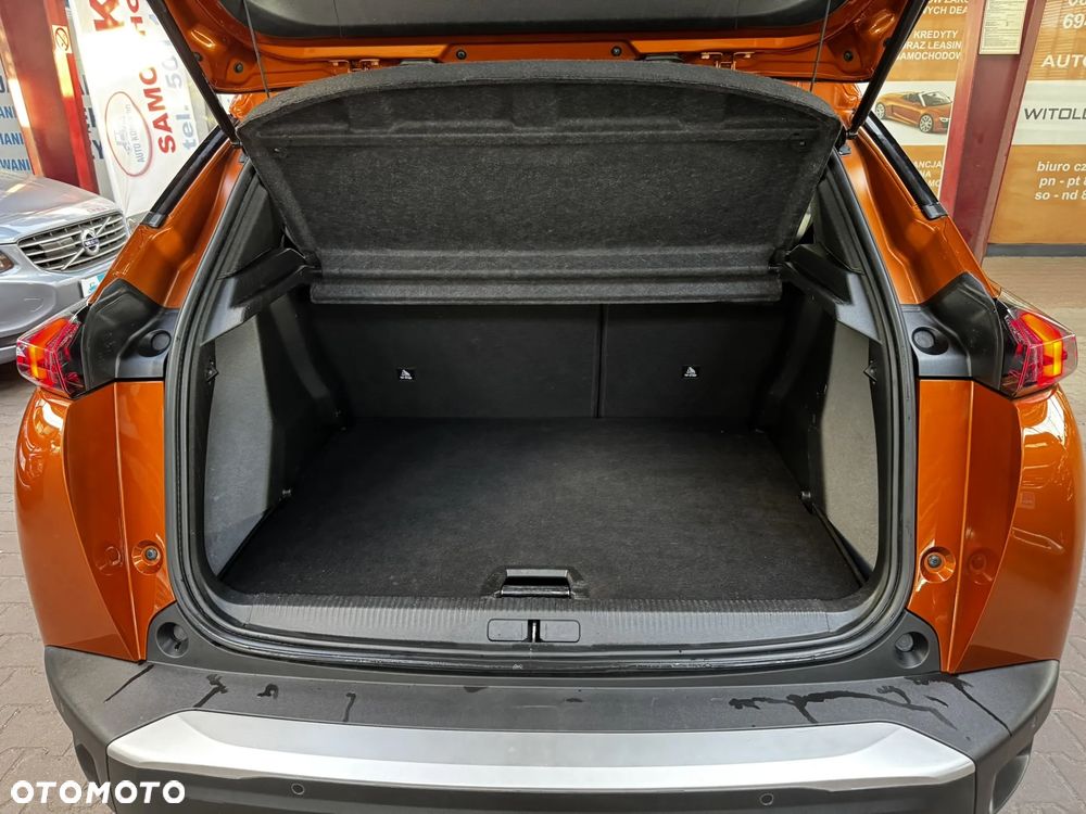 Peugeot 2008 PureTech 130 Allure S&S EAT8 - 12