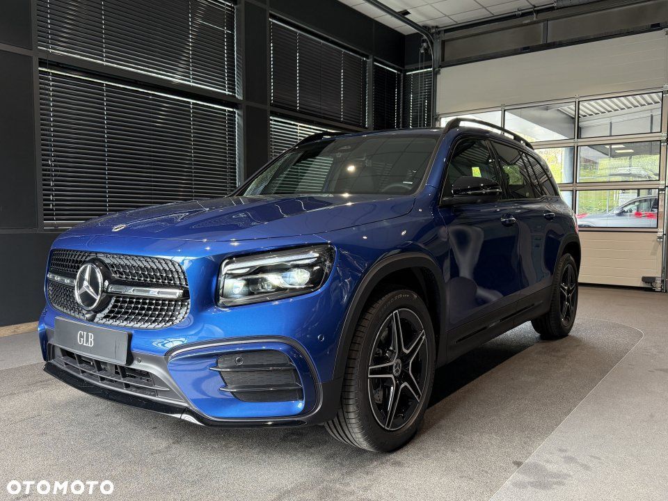 Mercedes-Benz GLB - 1