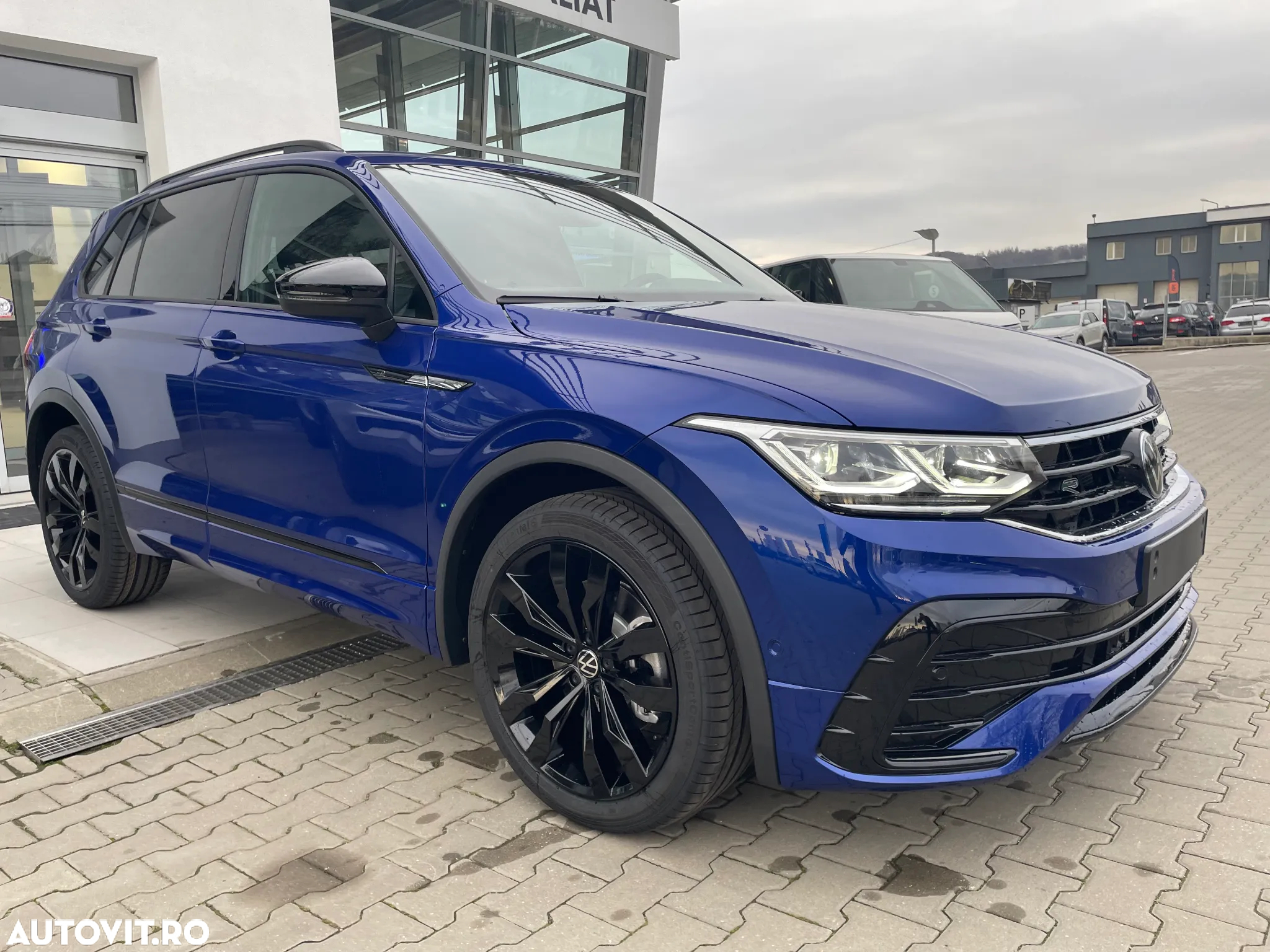 Volkswagen Tiguan - 2