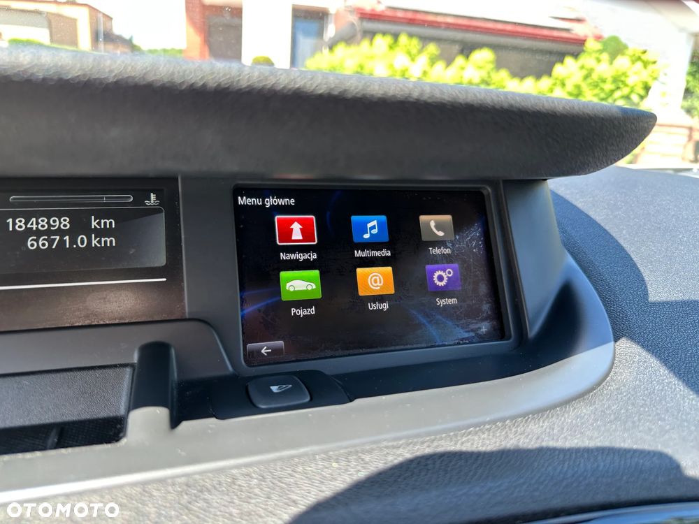 Renault Grand Scenic - 12