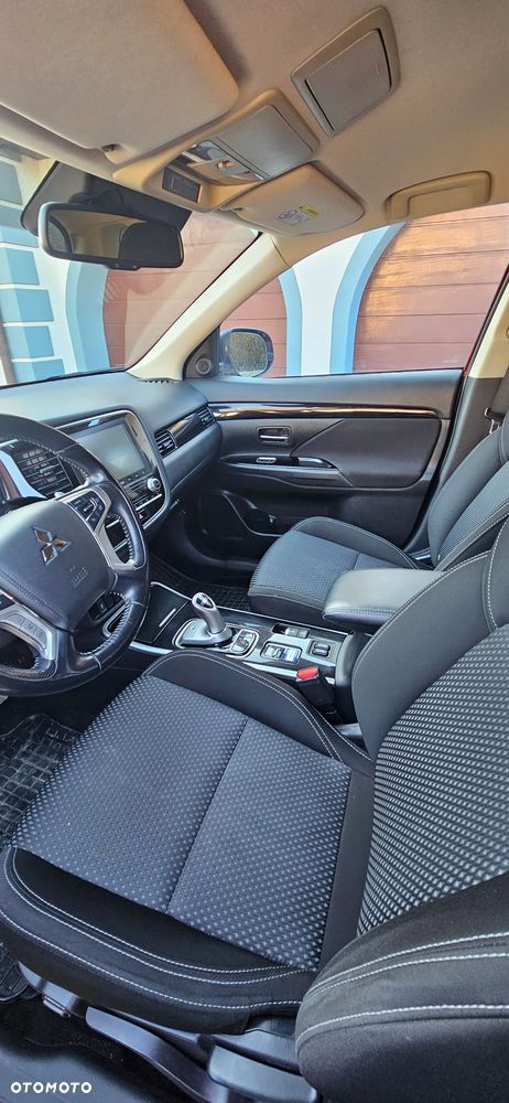 Mitsubishi Outlander Instyle NAVI - 9