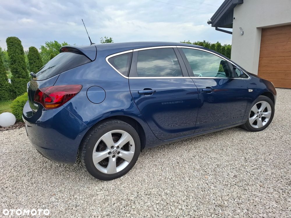 Opel Astra 1.4 Turbo Cosmo - 10