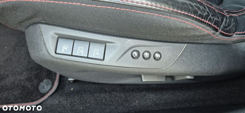 Peugeot 308 - 8