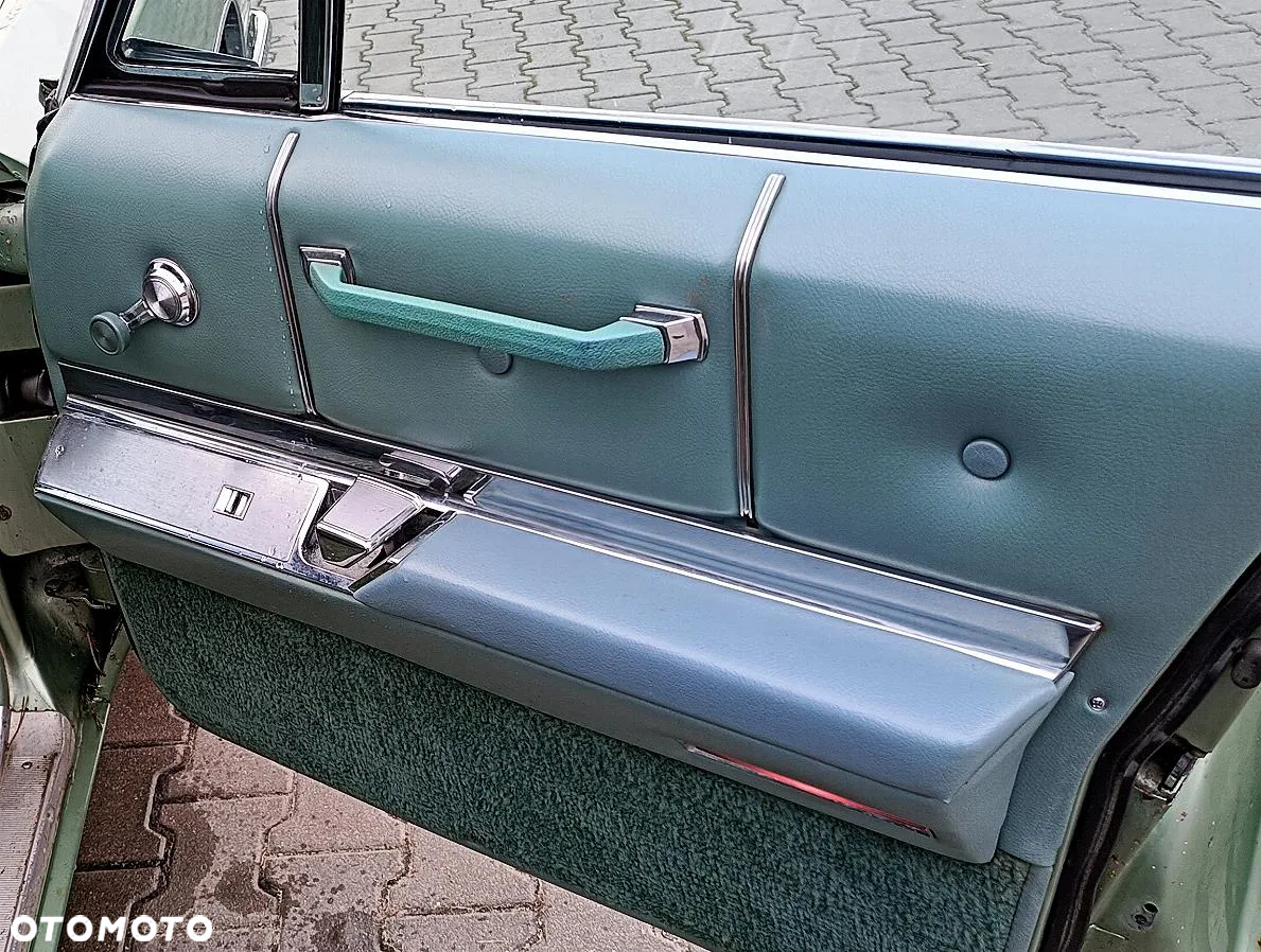 Cadillac Deville - 17