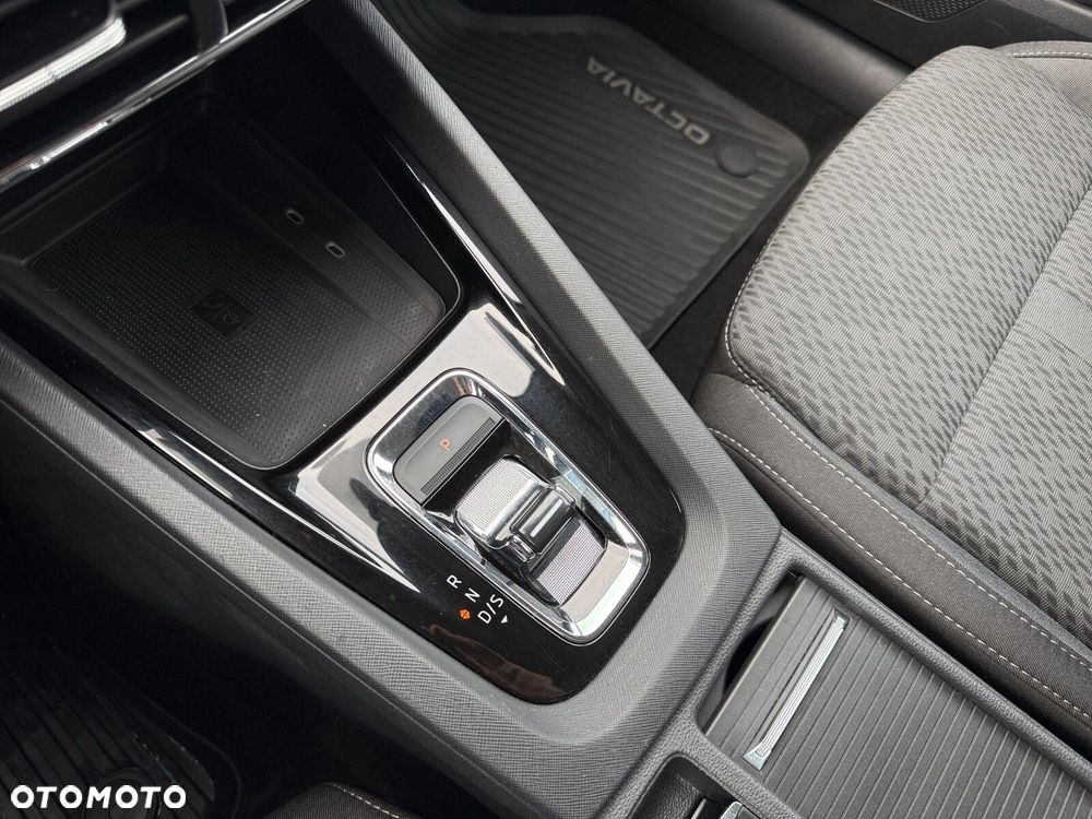 Skoda Octavia 2.0 TDI Style DSG - 20