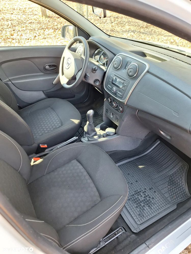 Dacia Logan 1.2 16V 75 Laureate - 10