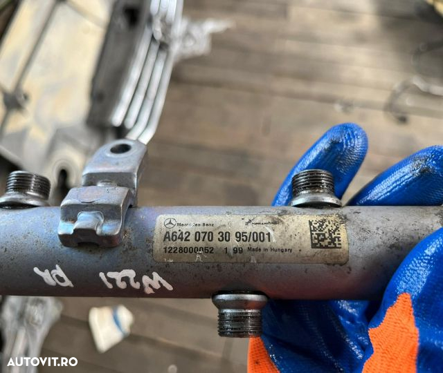 Rampa injectoare dreapta A6420703095001 Mercedes-Benz S-Class W221 (f - 2