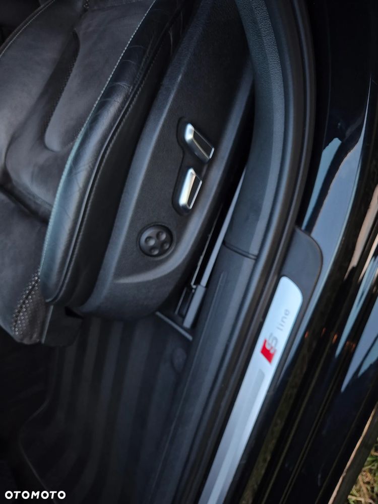 Audi A4 Avant 2.0 TDI DPF clean diesel multitronic S line Sportpaket - 30