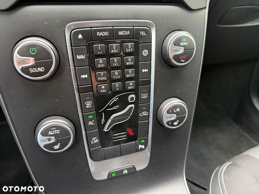 Volvo V40 D3 Momentum - 19