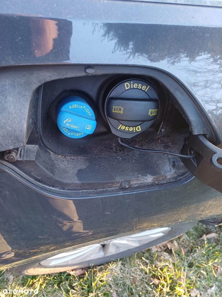 Volkswagen Passat 2.0 TDI SCR DSG Comfortline - 23