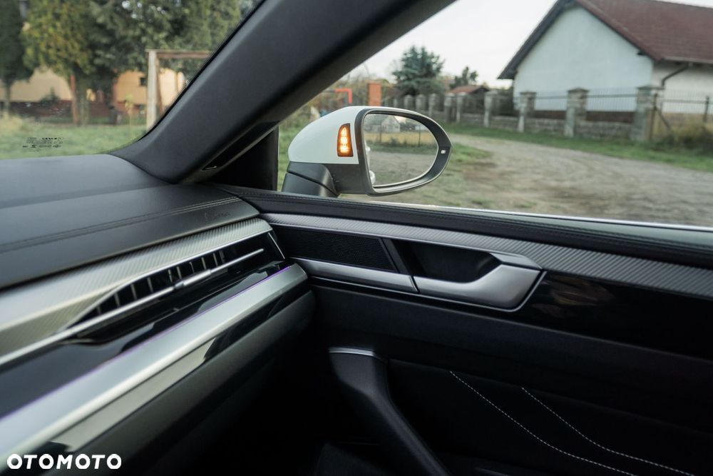 Volkswagen Arteon 2.0 TDI SCR DSG R-Line - 35