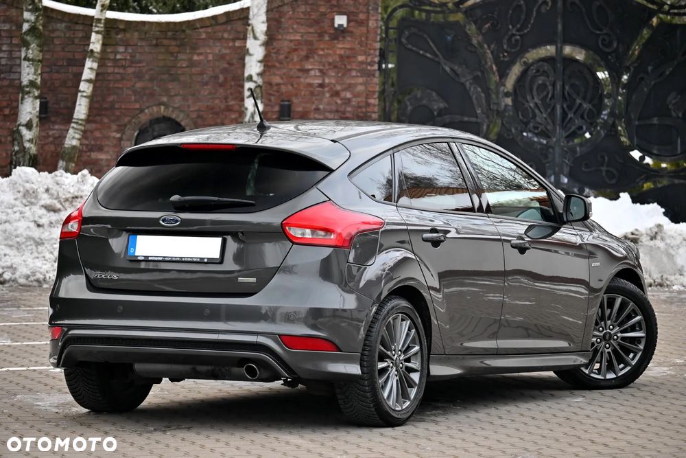Ford Focus 1.5 EcoBoost ST-Line - 14