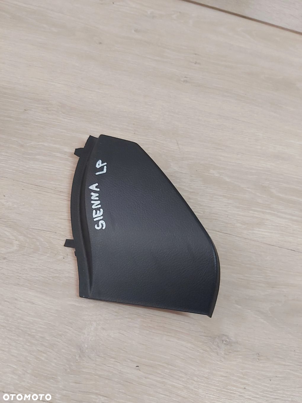 TOYOTA Sienna osłona deski lewa czarna 55318-08020 - 2