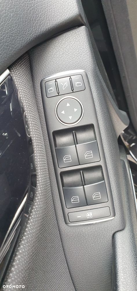 Mercedes-Benz Klasa C 180 BlueEFFICIENCY Elegance - 15